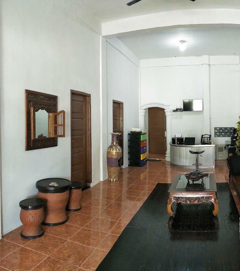 Kana Hasya Homestay "Rumoh Jamee" Meulaboh Exterior foto